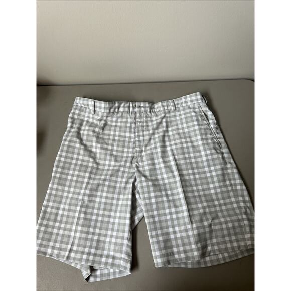 Nike Golf Shorts Men's 42 Grey Plaid Dri-Fit Stay Cool Performance Hybrid Flex - Picture 1 of 5